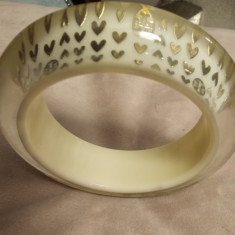 100% Authentic Tory Burch Clear, Lucite, Heart, Logo Bangle White/Gold Bracelet